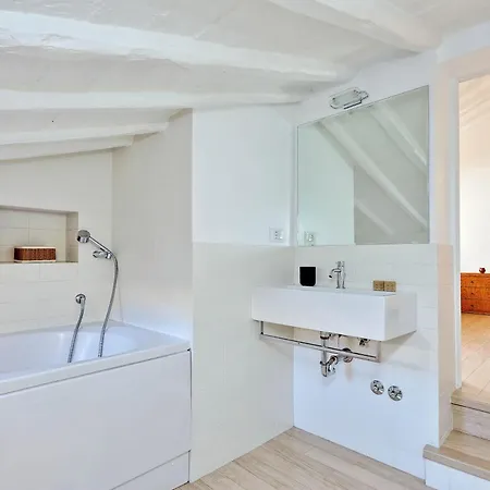 Pantheon Charming Attic | Romeloft Apartman *