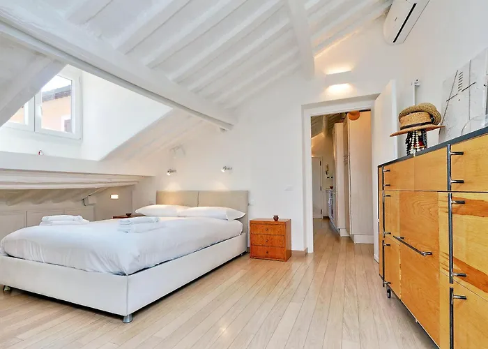 Pantheon Charming Attic | Romeloft * Roma