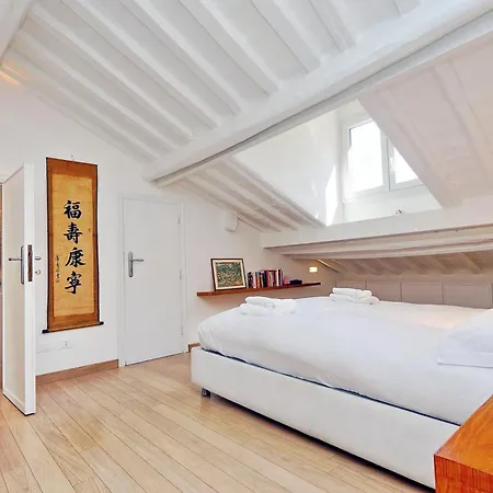 Pantheon Charming Attic | Romeloft *